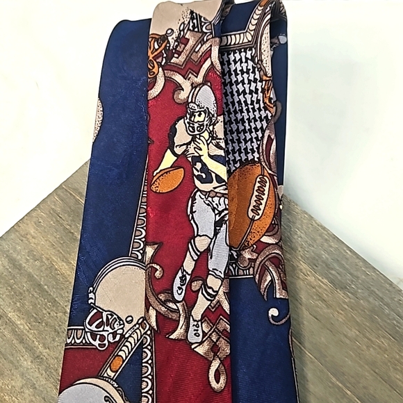 Cornerstone Vintage Football Tie. - Picture 6 of 8